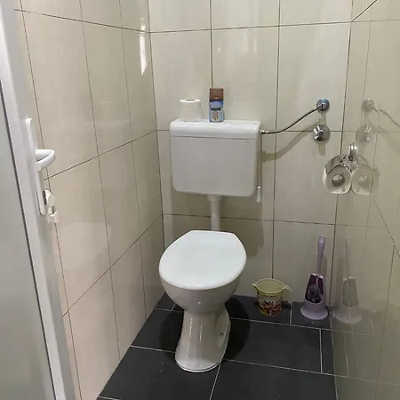 Apartman Kewser Lägenhet *